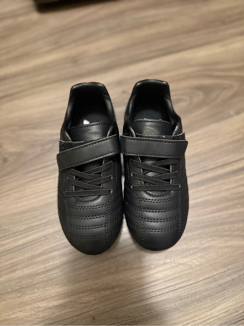 Bravo Kids Black Lace & Strap Soccer Cleats size 10C